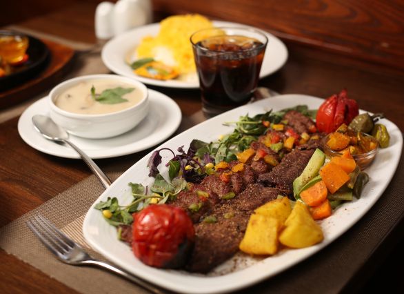 کباب ایرانی اصیل در رستوران مارلین