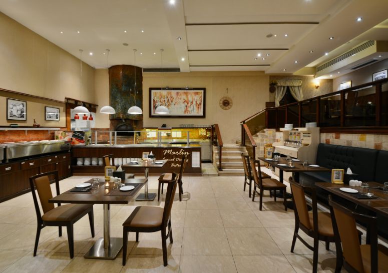 محیط دلنشین رستوران در شیراز برای صرف غذا