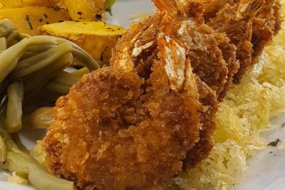 سرو غذاهای دریایی تازه و خوشمزه در شیراز