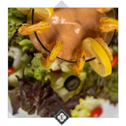 Fresh Persian gulf shrimp made crispy served with tartar sauce, potato and sides